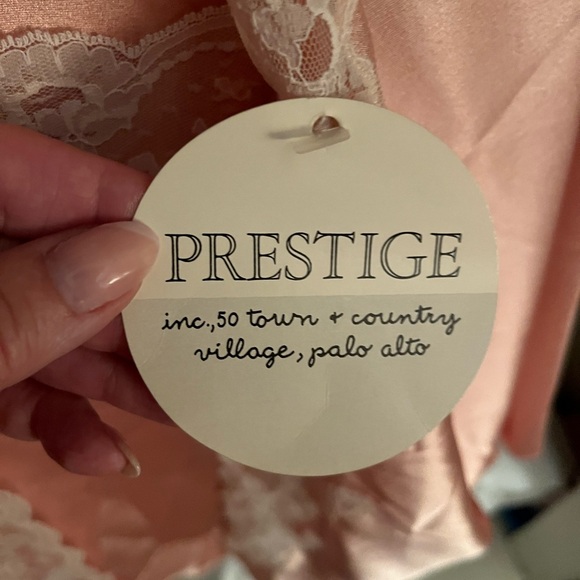 Pretty set purchased in 1985 from high-end boutique. Pink satin, cream lace. - Picture 8 of 8